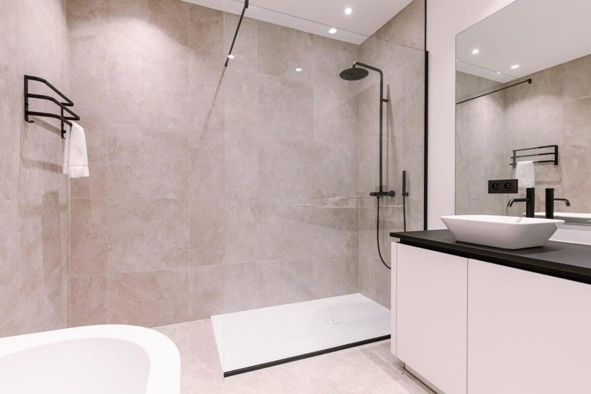 Luxurious Apartment In Town House Near The Beach Blankenberge Exterior foto