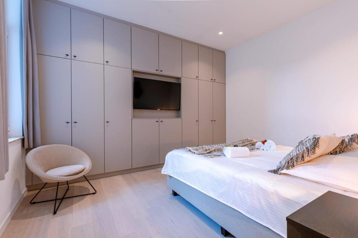Luxurious Apartment In Town House Near The Beach Blankenberge Exterior foto